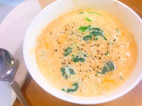 レンジで簡単☆残りご飯とほうれん草の卵リゾット